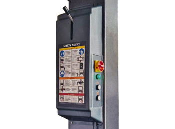  ELEVADOR DE 2C EE-C10M CE
 CAPACIDAD DE CARGA 4.2 TNS 